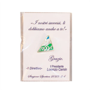Spilla montata su cartoncino stampato